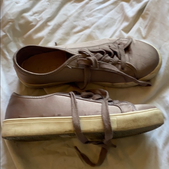 Lavender satin sneakers - Picture 2 of 4